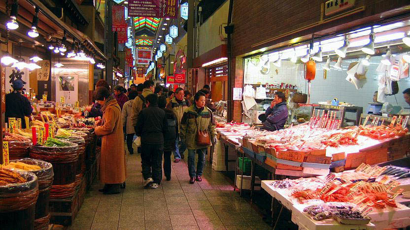 Thưởng thức top 6 món ăn ngon ở chợ Nishiki 400 năm tuổi, Nhật Bản