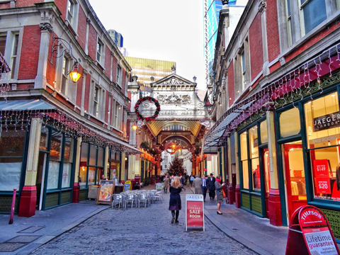 London sở hữu những khu chợ có kiến trúc mái vòm cầu kỳ tinh xảo mà hấp dẫn.