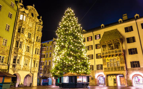 Chợ Giáng sinh ở Innsbuck, Áo.