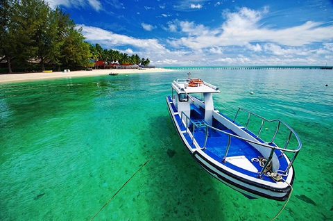  Bãi biển Derawan, phía đông tỉnh Kalimantan