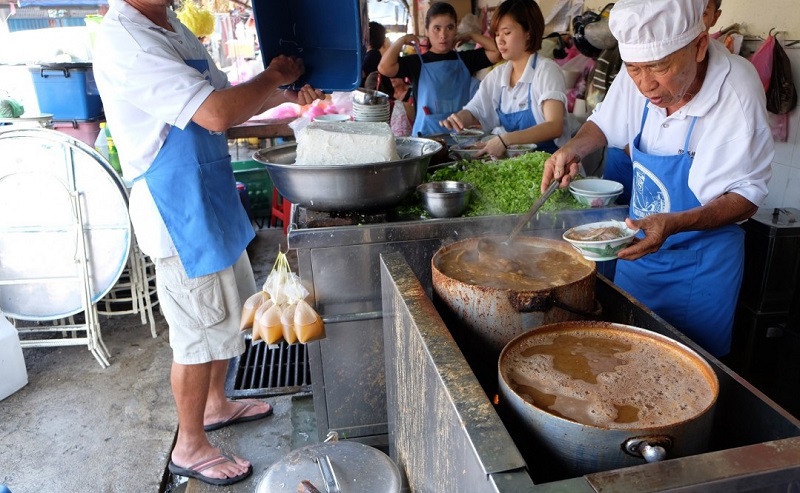 Một tô assam laksa khá rẻ và nên thử ở Penang cho đúng điệu