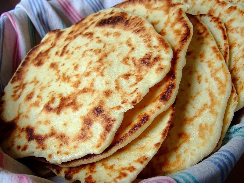 Bánh mì Naan món ăn truyền thống ở Ấn Độ