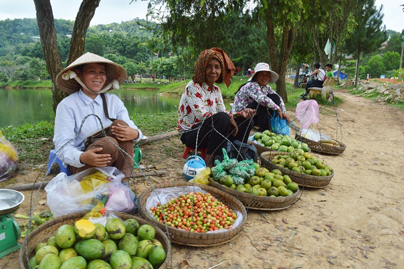 Chợ "Chồm hổm" - Nét văn hóa độc đáo của người Việt