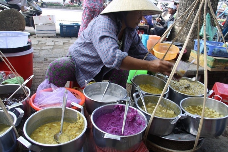 Chè là món ăn không thể bỏ qua khi đến Huế