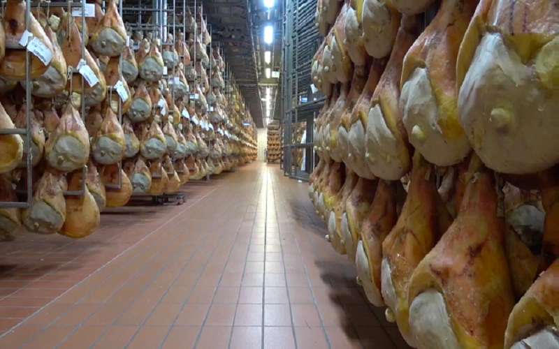 Trải qua một quá trình nghiêm ngặt sẽ ra đời giăm bông Parma ham