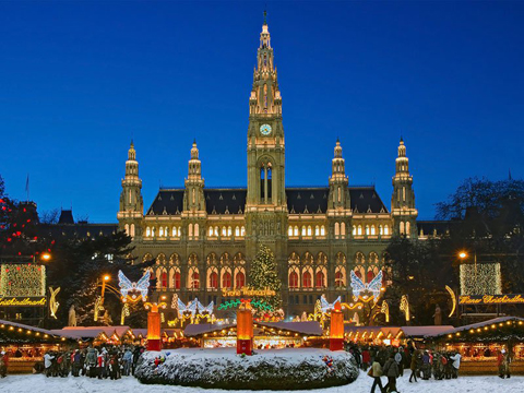 Với không khí Giáng Sinh truyền thống, thủ đô Viên của Áo có thêm những kiến trúc ấn tượng và 3 khu chợ Noel ngoài trời.