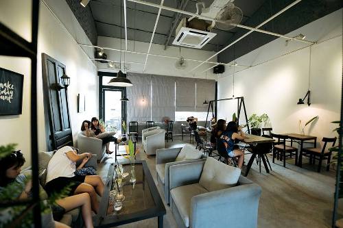Những quán cà phê mở xuyên Tết ở Hà Nội