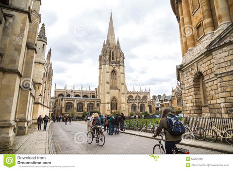 Nh&agrave; thờ đại học St.Mary the Virgin.