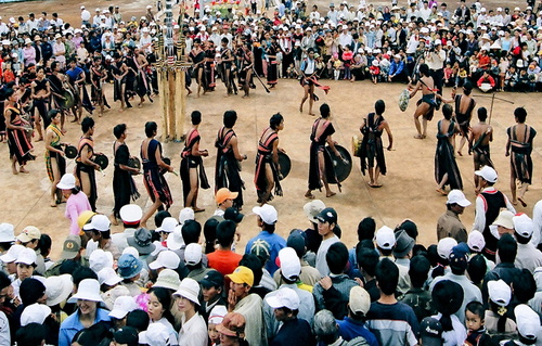 Lễ hội cúng suối thần ở Lâm Đồng