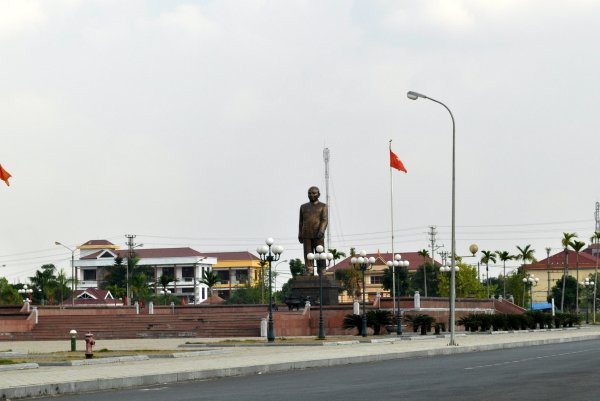 Tượng đài Trường Chinh