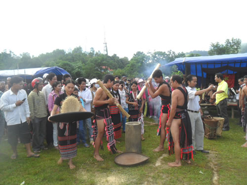 Lễ hội ăn mừng lúa mới của người Raglai