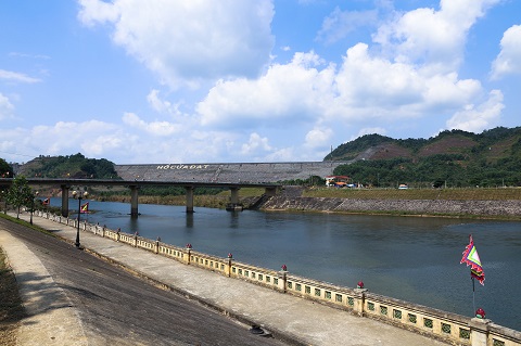 Hồ Cửa Đạt