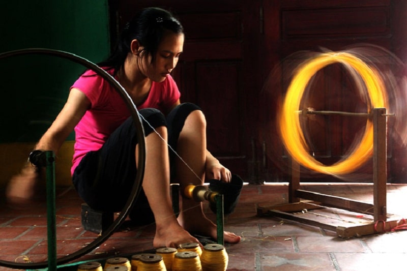 Làng Vọng Nguyệt nổi tiếng với việc nuôi tằm dệt tơ 