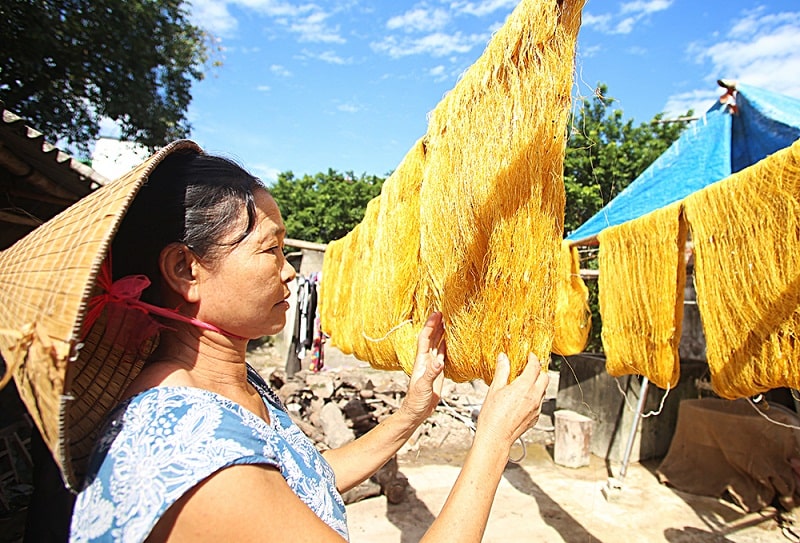 Làng Vọng Nguyệt được triều đình xưa giao cho việc ươm tơ dệt vải