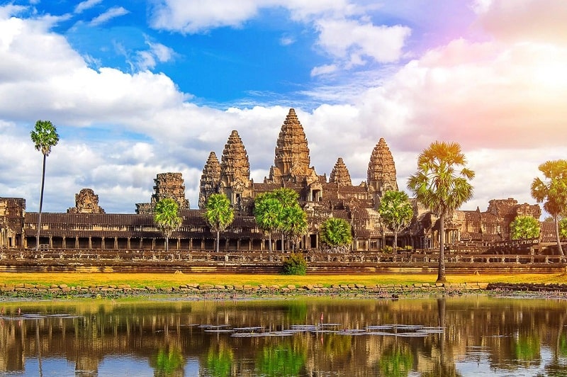 Quần thể Angkor biểu tượng hùng vĩ của Campuchia