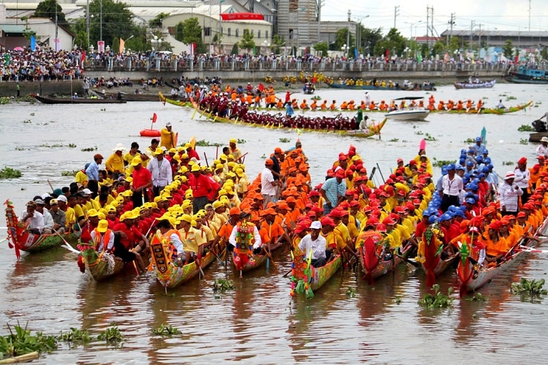 Đua thuyền là tâm điểm trong lễ hội nước - Bon Om Touk