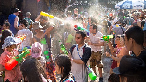 Trải nghiệm lễ hội té nước ở Thái Lan 