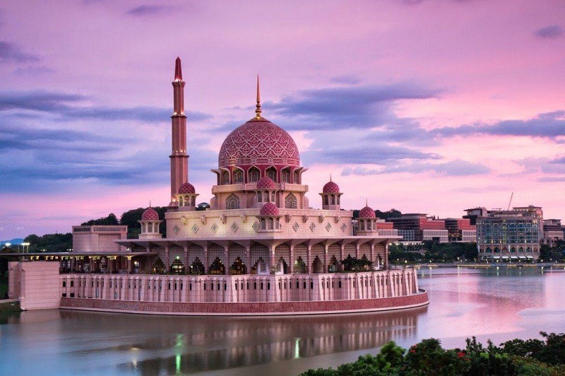 Khám phá kiến trúc ấn tượng của thánh đường Hồi Giáo Malaysia