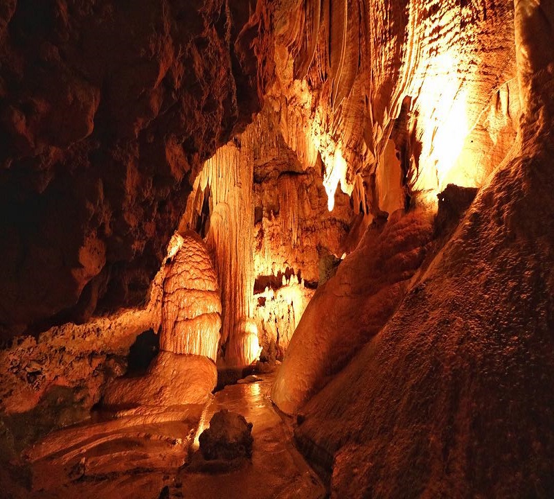 Hang động Meramac Caverns của tướng cướp Jesse James