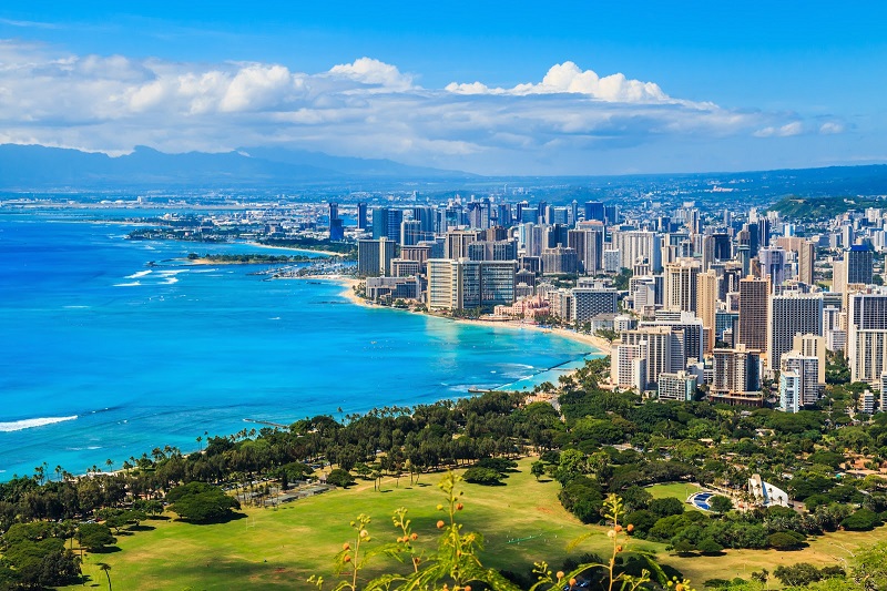 Từ đồi Nu’uanu Pali, bạn có thể nhìn thấy toàn bộ khung cảnh Honolulu xinh đẹp