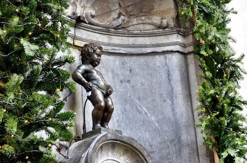Bức tượng đồng Manneken Pis đầy ý nghĩa ở Bỉ
