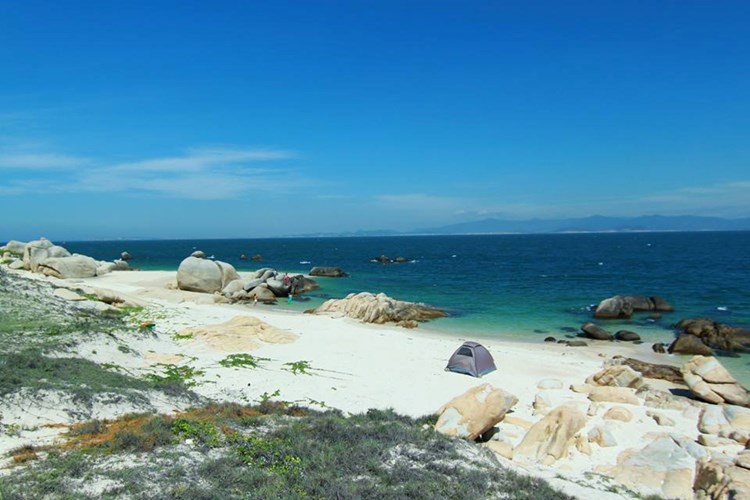 Cù Lao Câu - Vương quốc đá đẹp mê hồn ở Việt Nam 