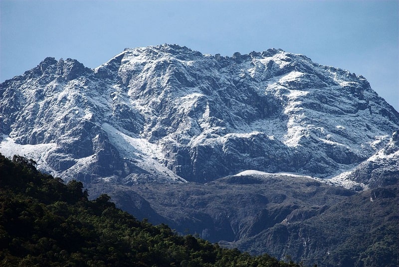 Đỉnh núi Pico Bolivar được bao phủ bởi băng tuyết vĩnh cửu trẻ