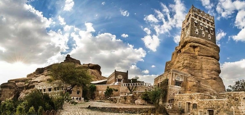 Dar Al Hajar là công trình kiến trúc đá nổi tiếng của đất nước Yemen