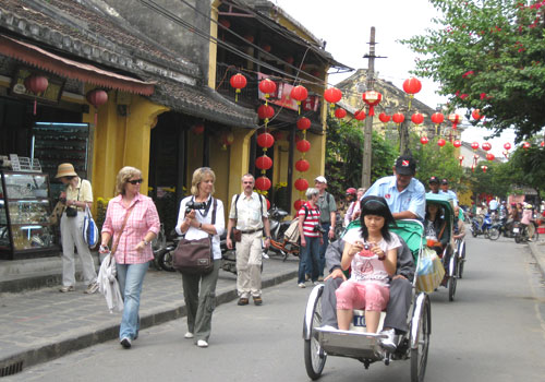 Miễn visa để hút khách nước ngoài tới Việt Nam