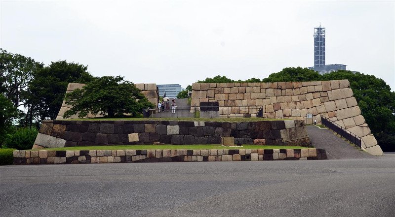   Di tích của thành cổ Edo
