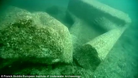 Tìm thấy thành phố Heracleion dưới đáy biển