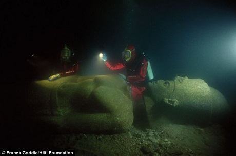 Tìm thấy thành phố Heracleion dưới đáy biển