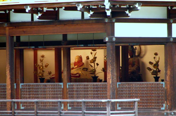 "Ngất lịm" ngôi chùa lầu các bằng vàng ở Nhật