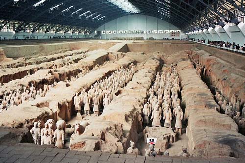 Những kho b&aacute;u bị nguyền rủa