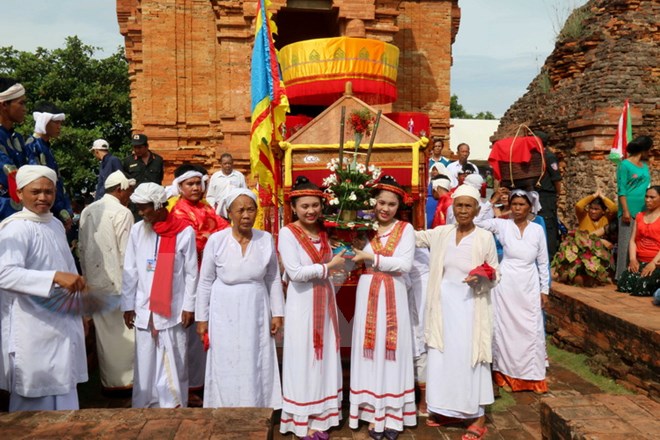 Tưng bừng Lễ hội Katê của đồng bào Chăm tại tỉnh Bình Thuận