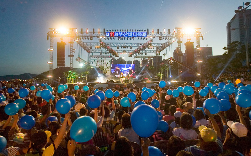 Tháng 8, hòa trong không khí các lễ hội ở Hàn Quốc