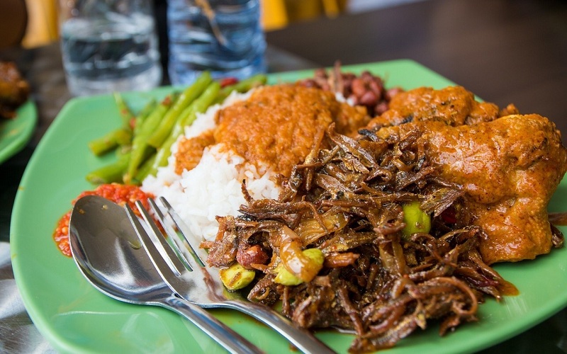 Món cơm Nasi Padang ngon tuyệt, lấy cảm hứng từ Indonesia