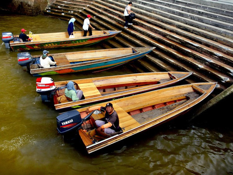 Ngôi làng nổi giữa thủ đô hoa lệ của Brunei