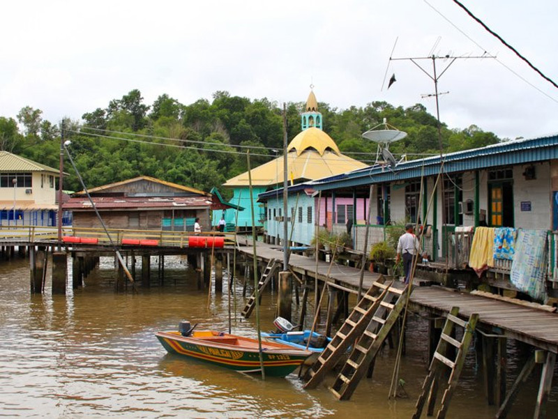 Ngôi làng nổi giữa thủ đô hoa lệ của Brunei