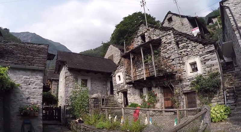 Corippo là ngôi làng nhỏ nhất Thụy Sĩ