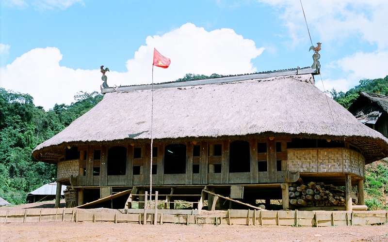 Gươl thôn Voòng, xã Tr’hy, huyện Tây Giang (Quảng Nam), một kiểu Gươl truyền thống của người Cơ Tu cần được bảo tồn