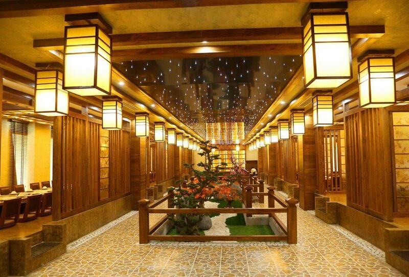Không gian hành lang, các phòng ăn đều mang đậm phong cách Nhật Bản