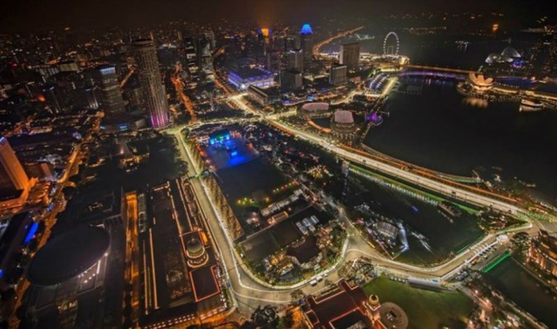 Đường đua Marina Bay Street Circuit nổi bật là đường đua về đêm