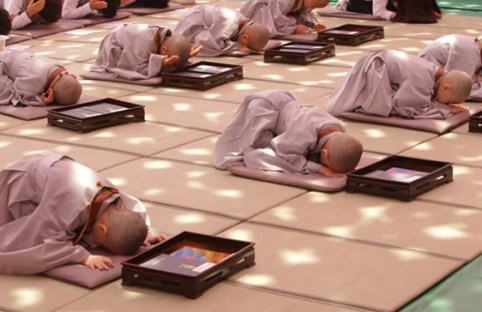 Xem trẻ em H&agrave;n Quốc mừng Phật đản