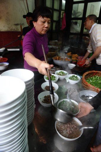 B&aacute;o nước ngo&agrave;i khen ngợi m&oacute;n phở Việt Nam