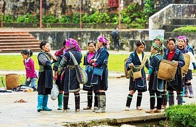 Phụ nữ Hmong ở Sa Pa
