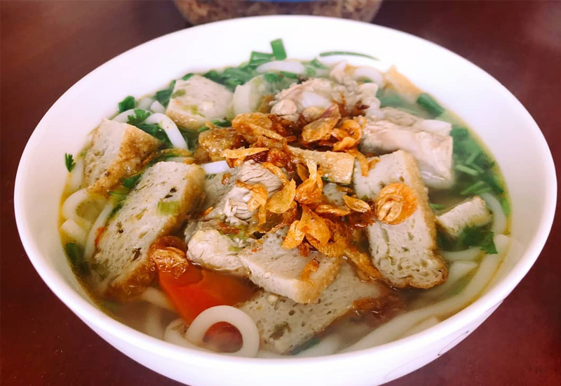 7 con đường ẩm thực nổi tiếng ở thành phố biển Nha Trang