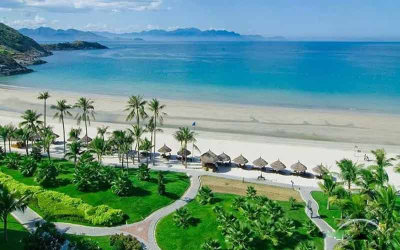 Các đảo trên vịnh Nha Trang thu hút một lượng khách đông đảo