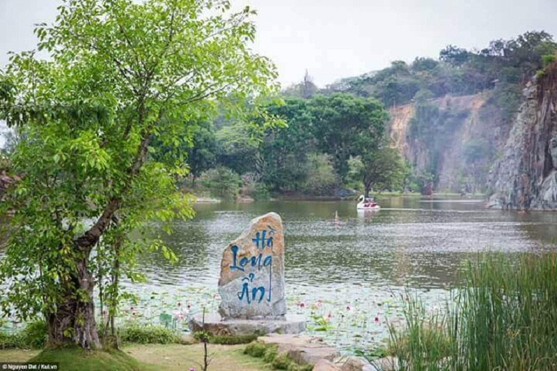 Hồ Long Ẩn mang vẻ đẹp bình yên