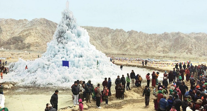 Khám phá tháp băng nhân tạo giữa sa mạc ở Ấn Độ